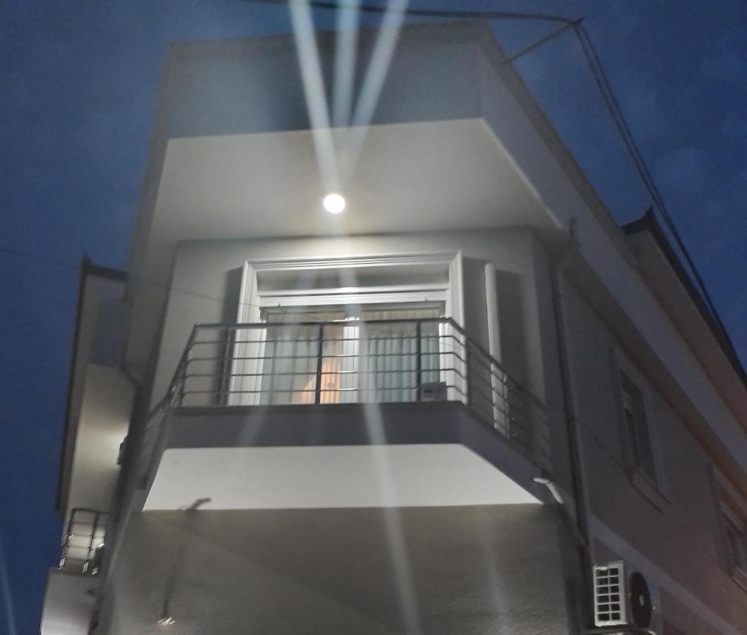 Ajilin Hotel Rooms Korce Buitenkant foto