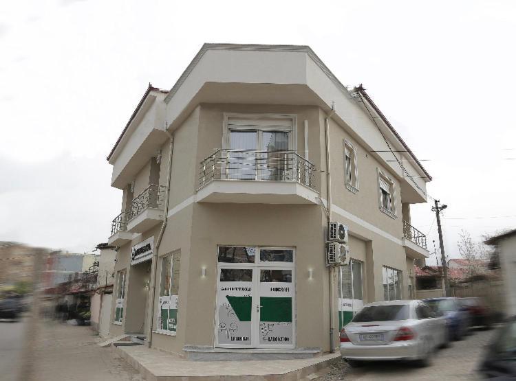 Ajilin Hotel Rooms Korce Buitenkant foto